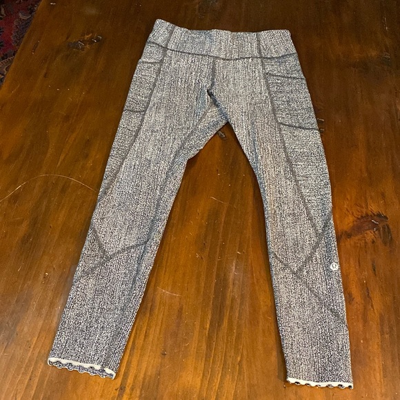 LULULEMON REFLECTIVE YOGA PANTS🍋 - Picture 2 of 15